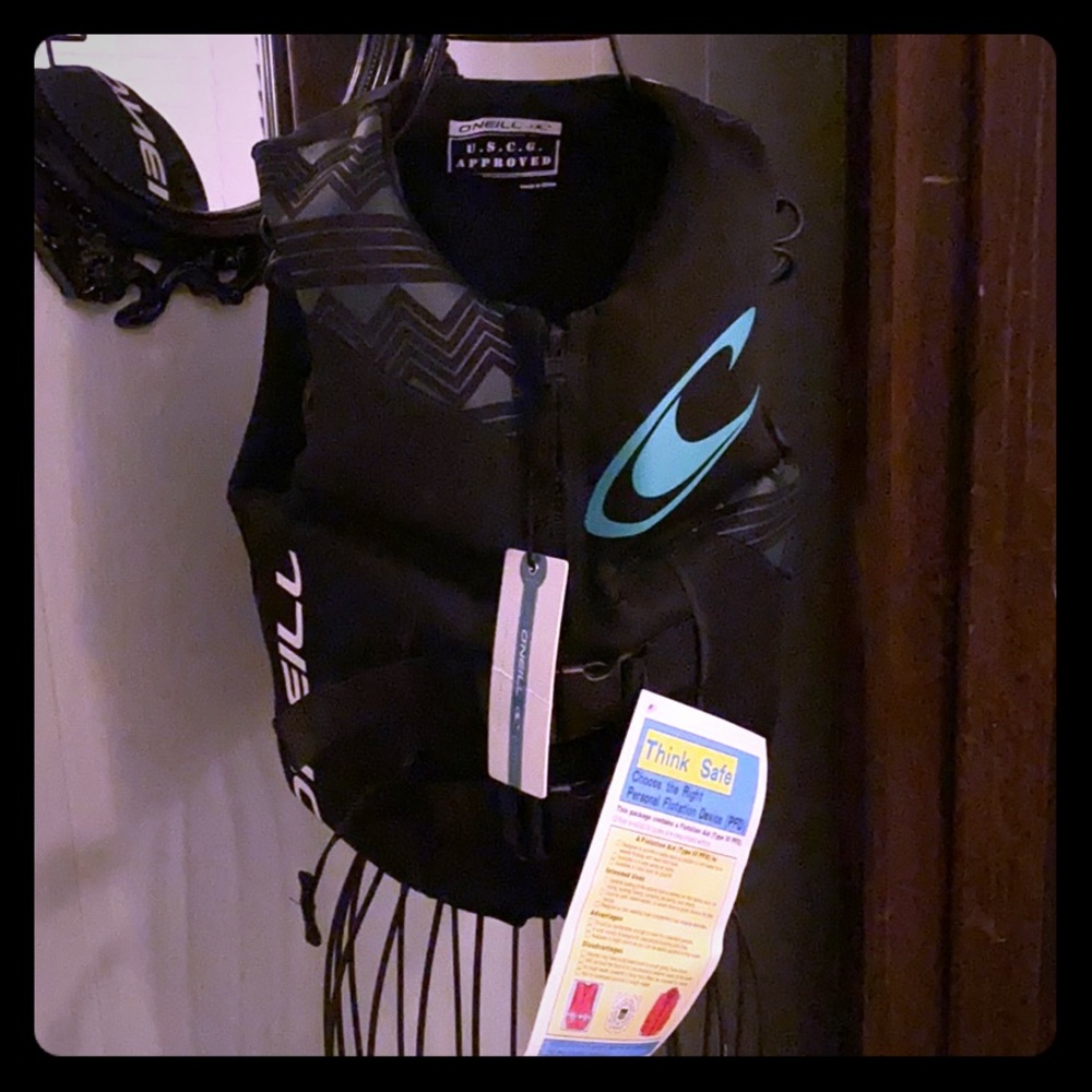 ✨💙 BRAND NEW WITH TAGS water ski vest 🌊